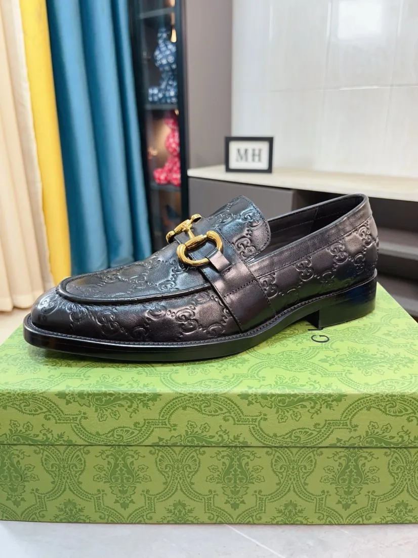 Factory price 500🌹🌹 [GUCCI Gucci] A new style of formal men's leather shoes is coming~ The original quality upper is made of cowhide imported from Italy + soft and delicate leather, comfortable and soft first-layer cowhide lining, rubber wear-resistant outsole, the shoe shape is dignified and domineering, and the luxury charm cannot be concealed! The natural and free nouveau riche leads the trend. Code number: 38-44